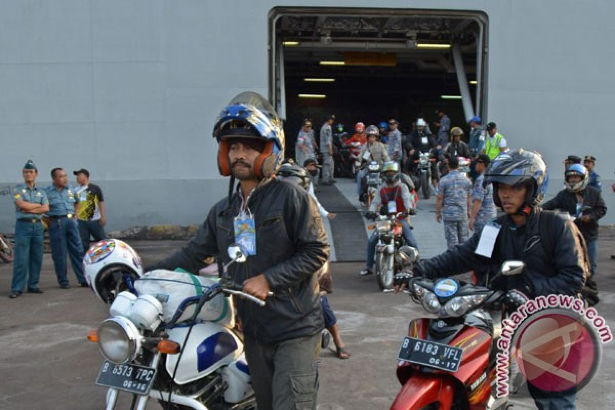 Thousands of homebound motorcyclists join free Idul Fitri rides