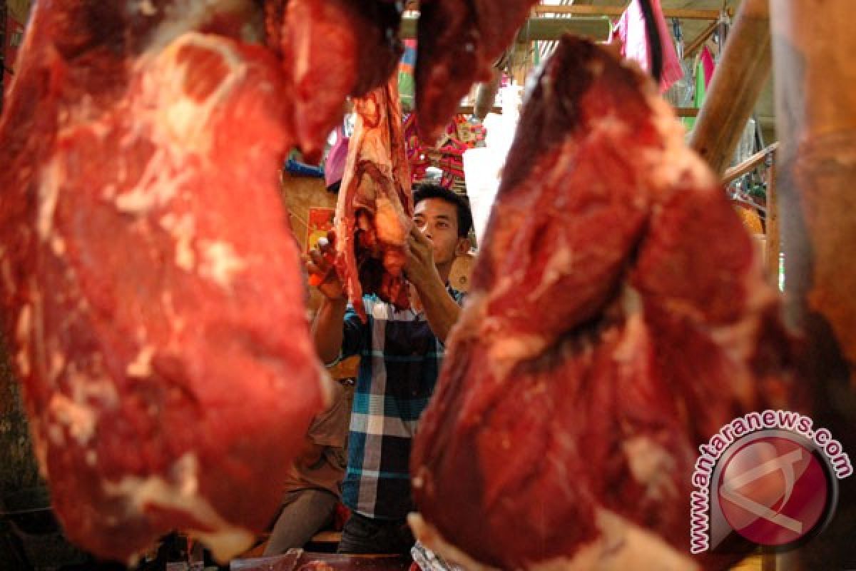 Bulog Jabar gelar operasi pasar daging sapi