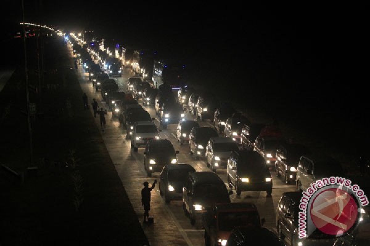 Kecelakaan di Tol Cipali km 121 Minggu pagi renggut nyawa