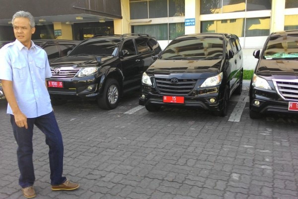 Masih Pakai Kendaraan Dinas, Ganjar Minta Dikembalikan