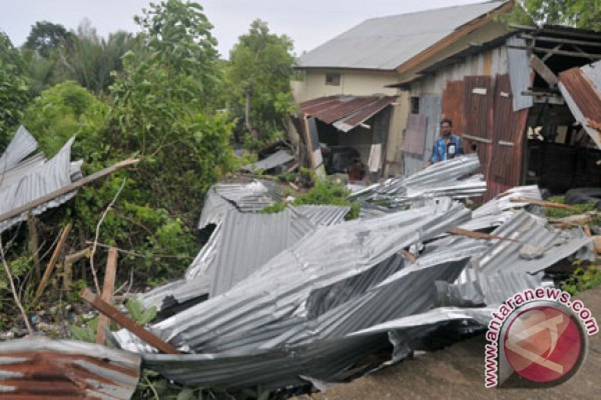 Angin kencang rusak 24 rumah di Aceh