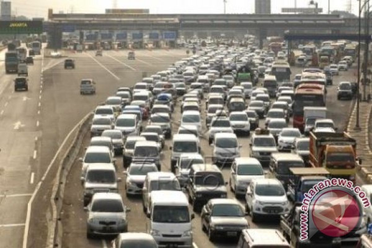YLKI: Konsumen bisa Tuntut Kemacetan di Jalan Tol