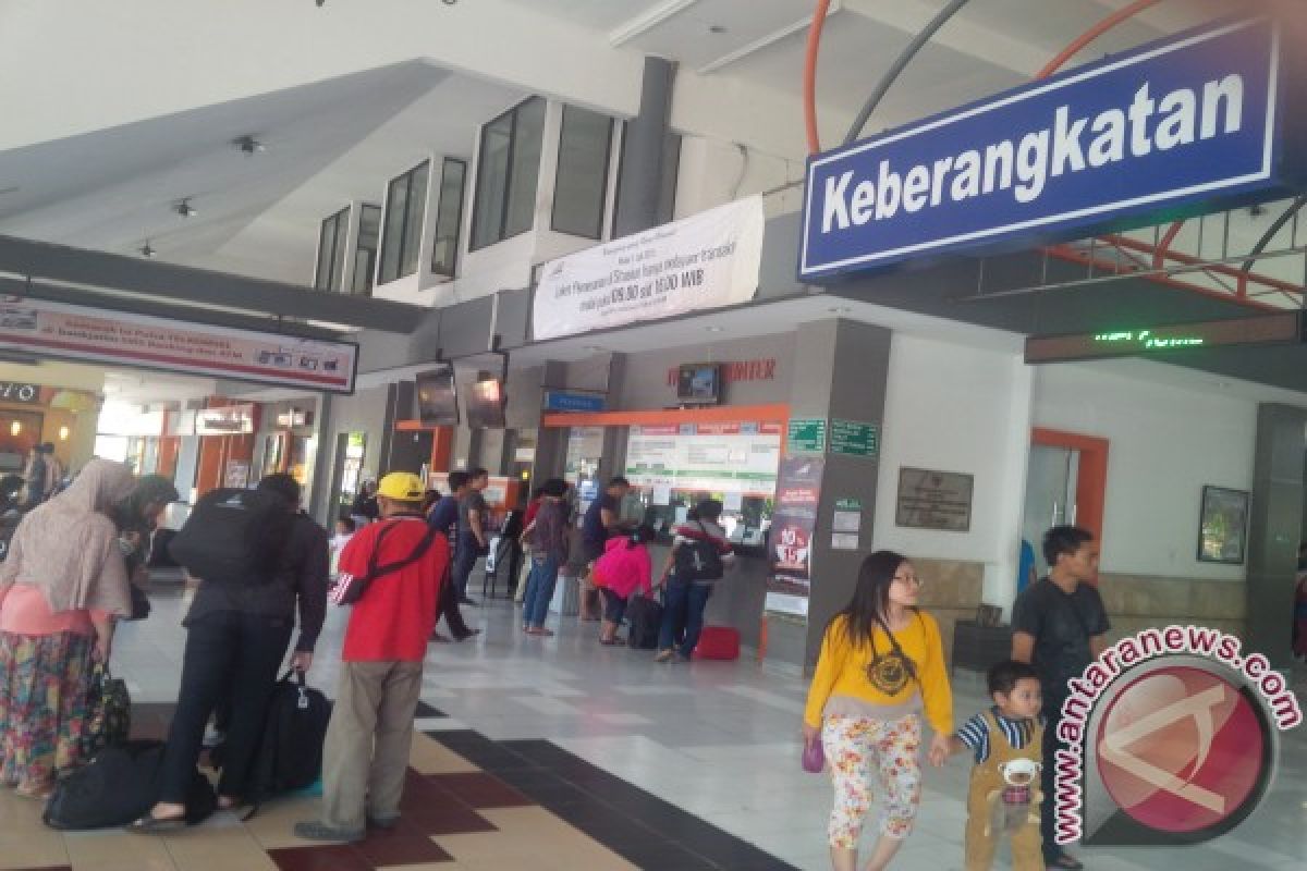 Tiket KA Tambahan Surabaya ke Jakarta Habis