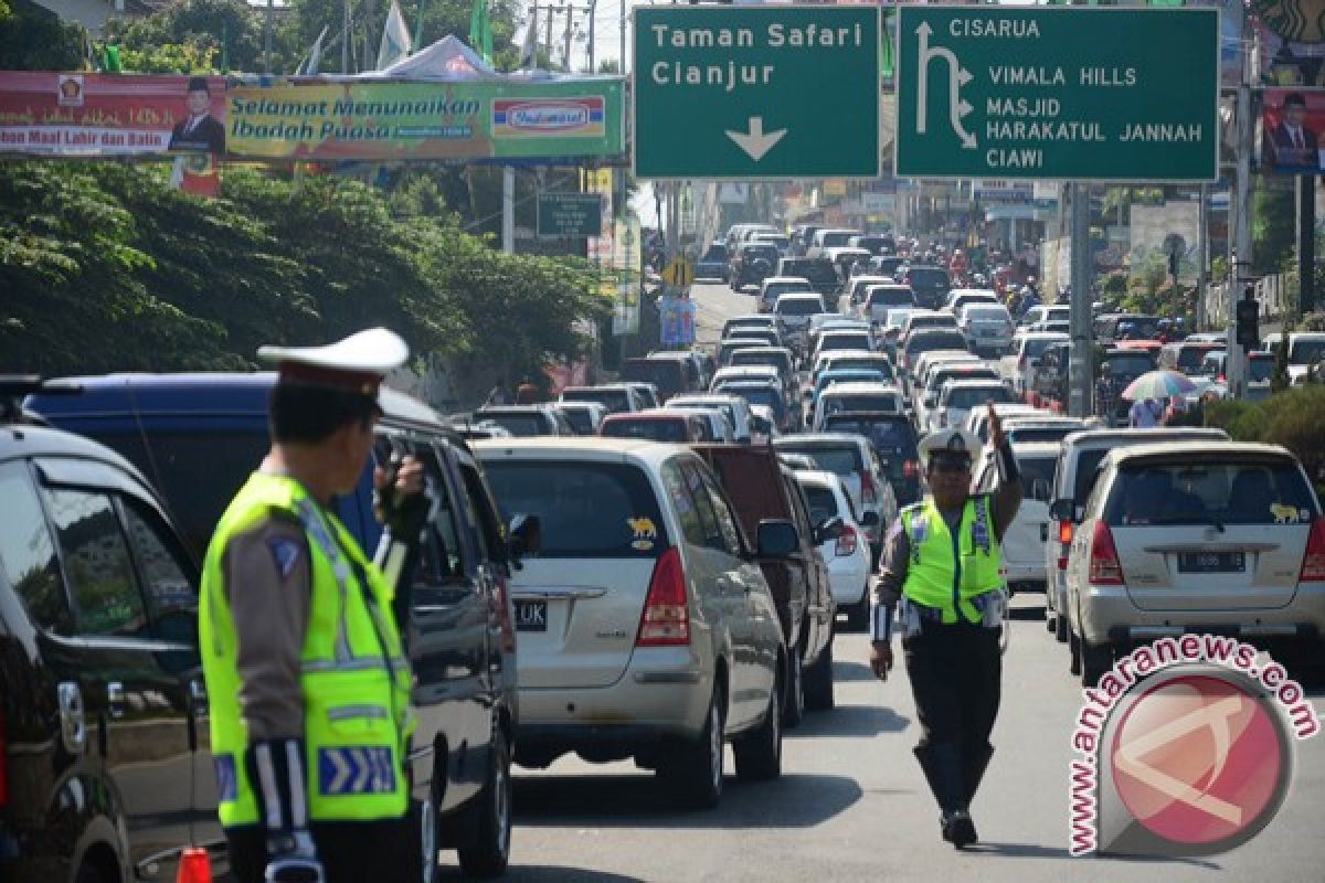 Lalu lintas jalur Puncak-Cianjur berangsur normal