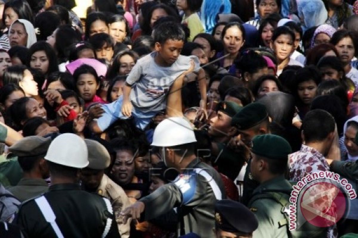 Jusuf Kalla Terima Tamu Lebaran Di Makassar