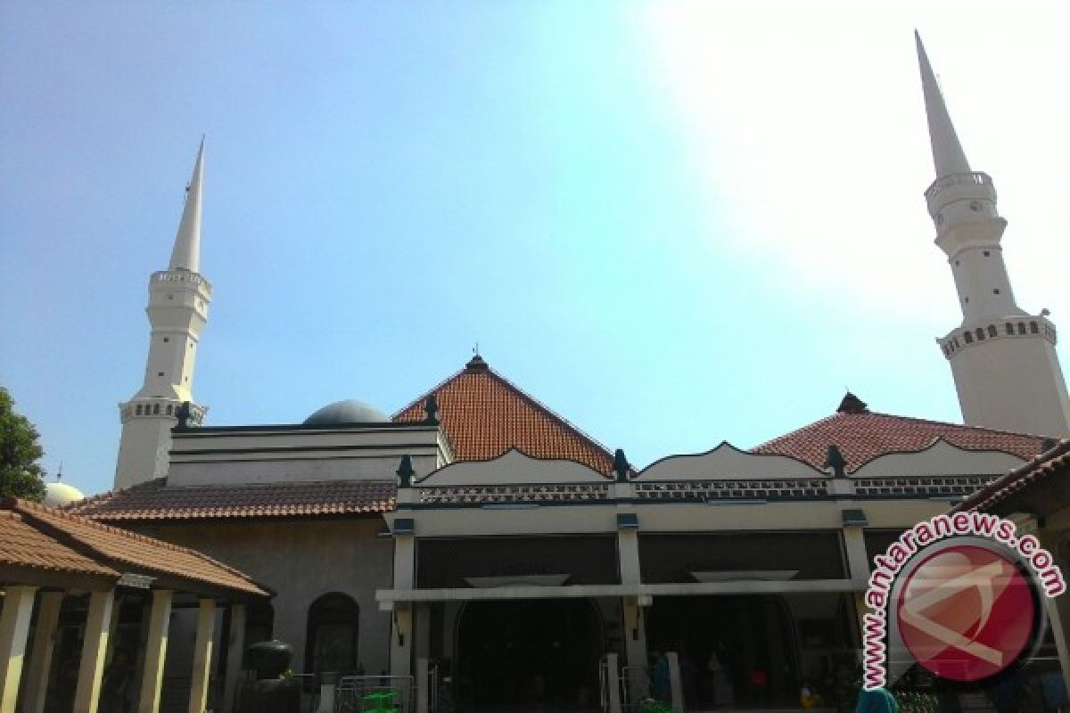 Masjid Luar Batang, salah satu pilihan wisata religi