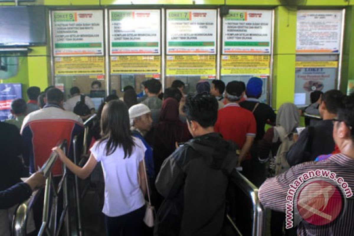 Jelang pemilu, tiket kereta api di Gambir dan Pasar Senen hampir ludes