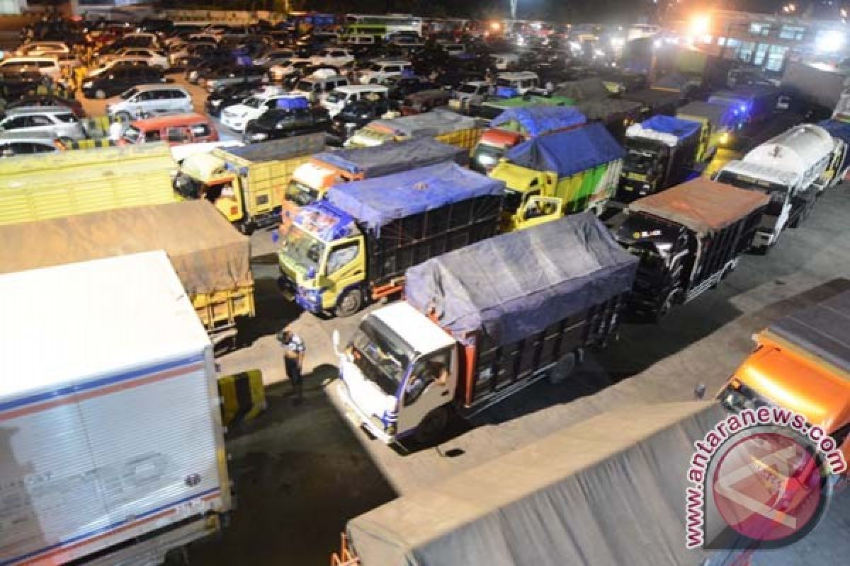 Truk barang dilarang melintas hingga H+4 di