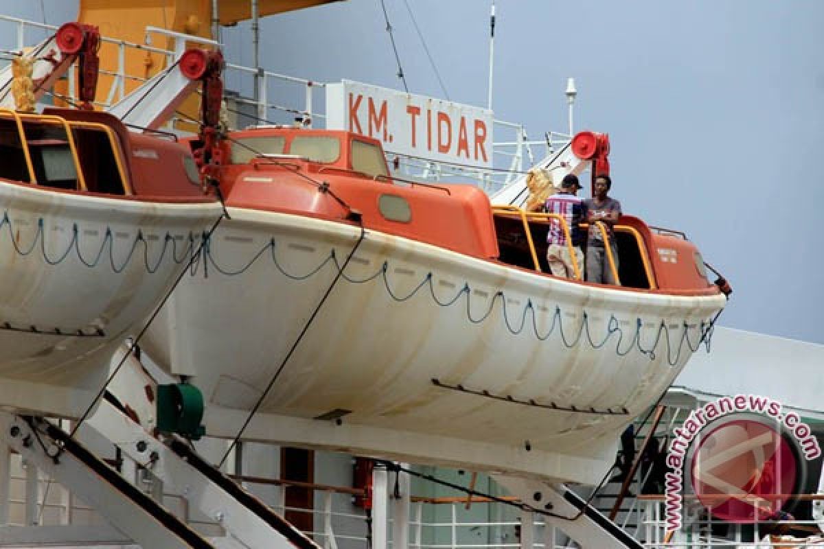 Polres belum terima laporan penumpang KM  Tidar jatuh ke laut