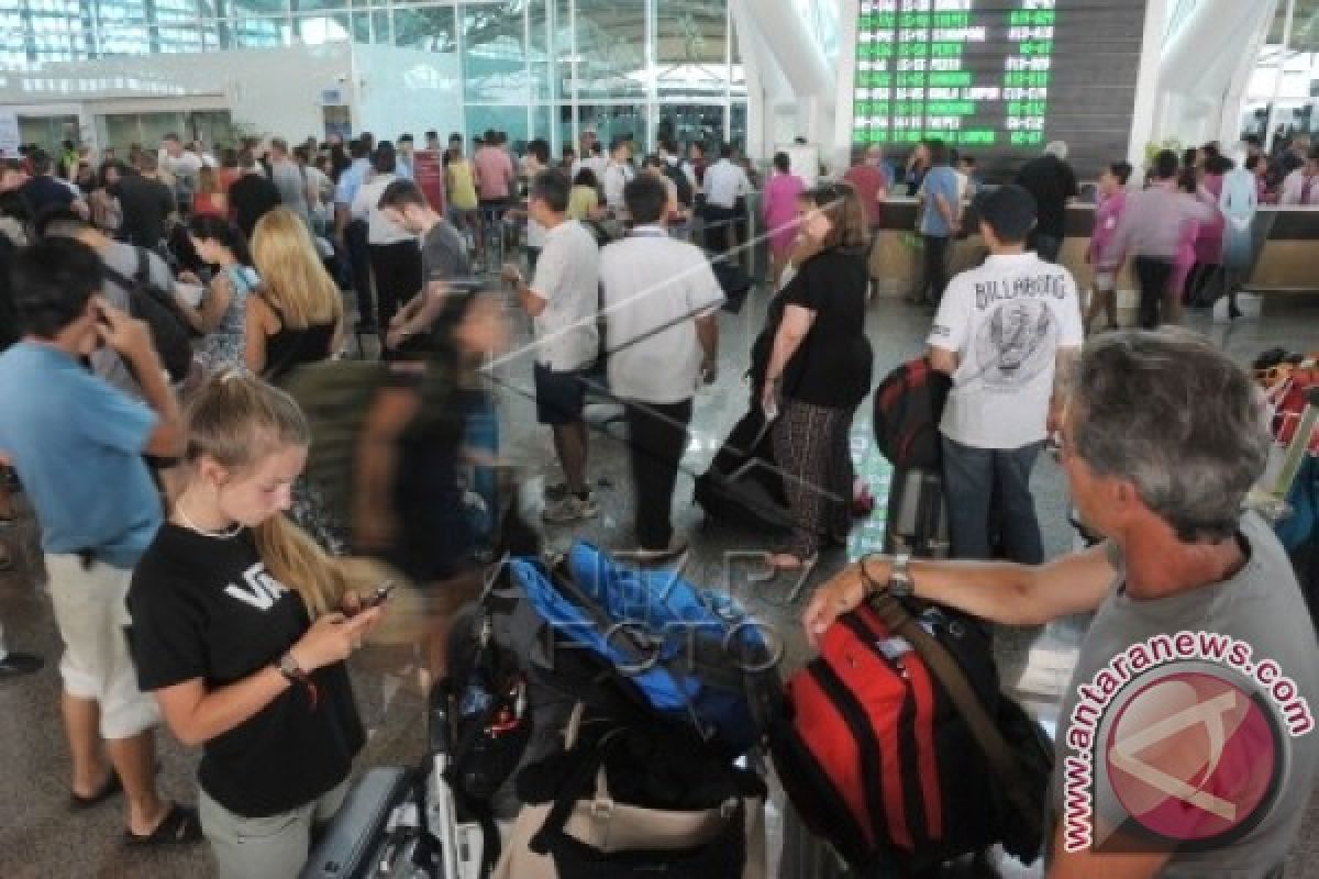 Ratusan Penerbangan di Bandara Ngurah Rai Dibatalkan