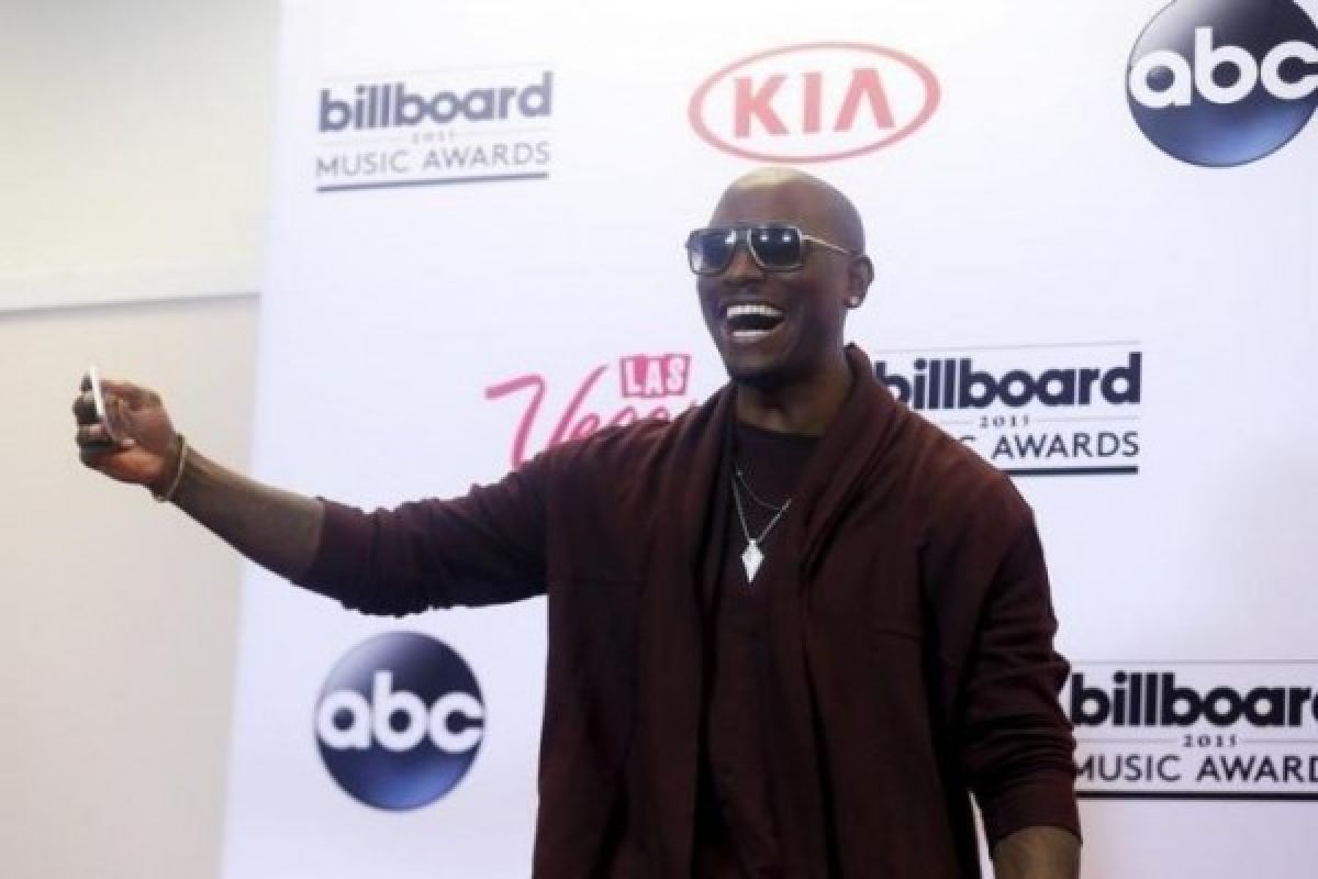 Tyrese "Black Rose" duduki puncak Billboard 200 