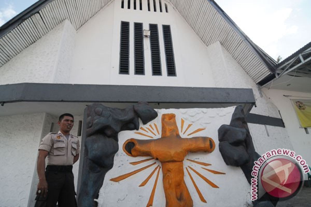 Polisi kembali jaga gereja di Palu