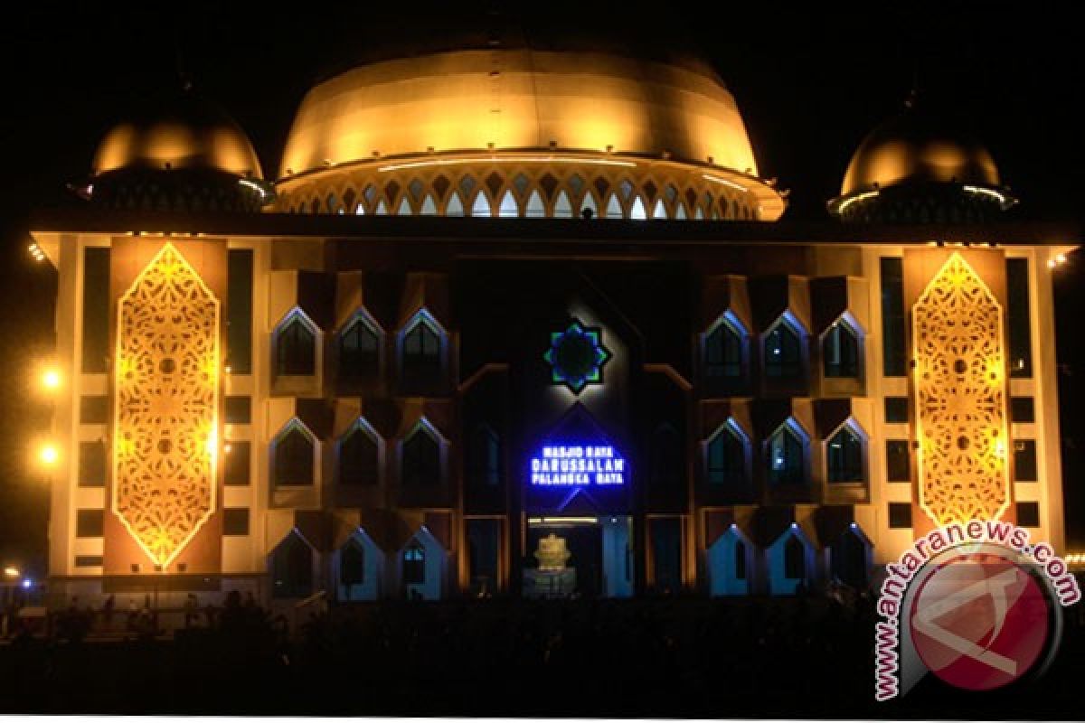 Luar Biasa! Warga Sampit Ramai-ramai Padati Masjid Sambut Malam Nisfu Syakban 