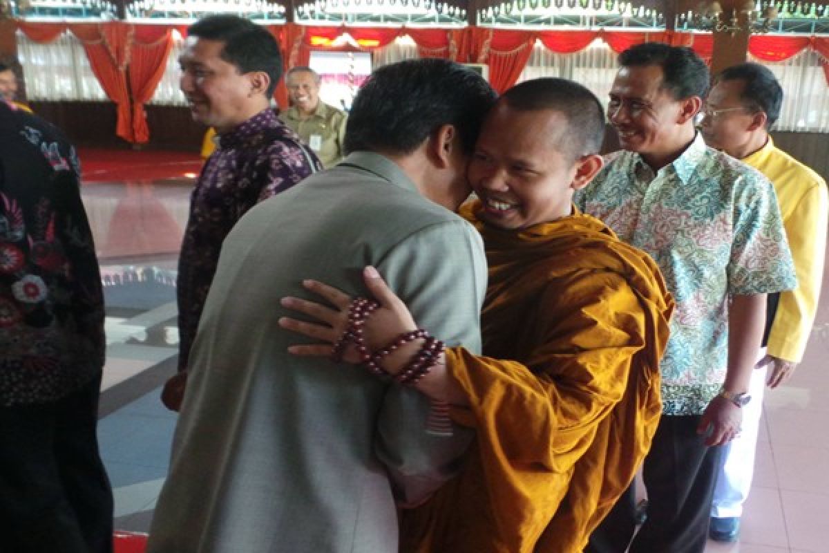 Interfaith Leaders Get Together in Kudus Govt's "Halal Bihalal"