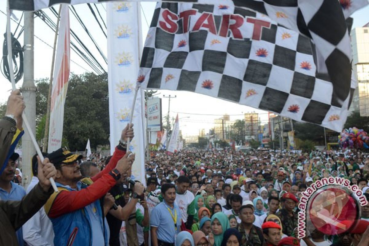 Jalan sehat Muhammadiyah amalkan donasi korban bencana Rp2 miliar