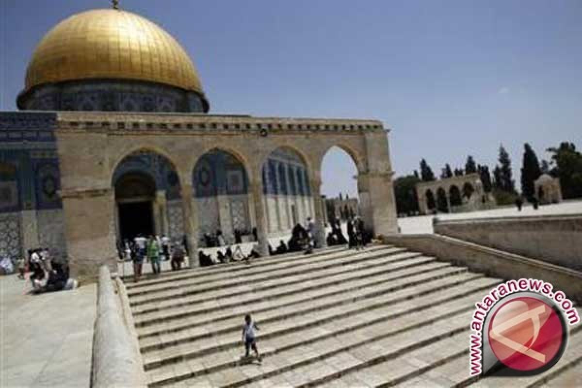 Tentara Israel Masuki Masjid Al-Aqsa