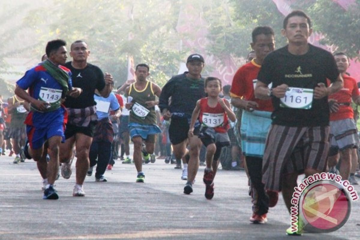 Ribuan Peserta Semarakkan Lari Sarung Muktamar NU