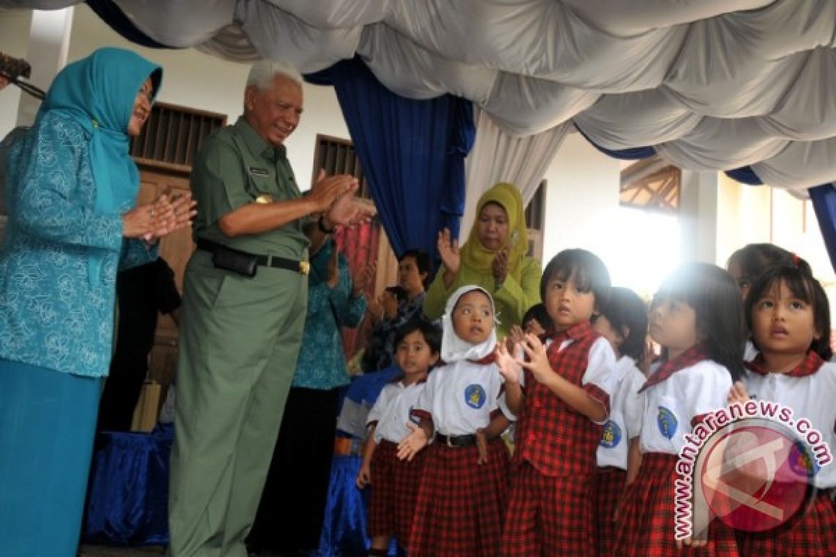  Orang Tua Harus Bisa Jadi Teman Bagi Anak