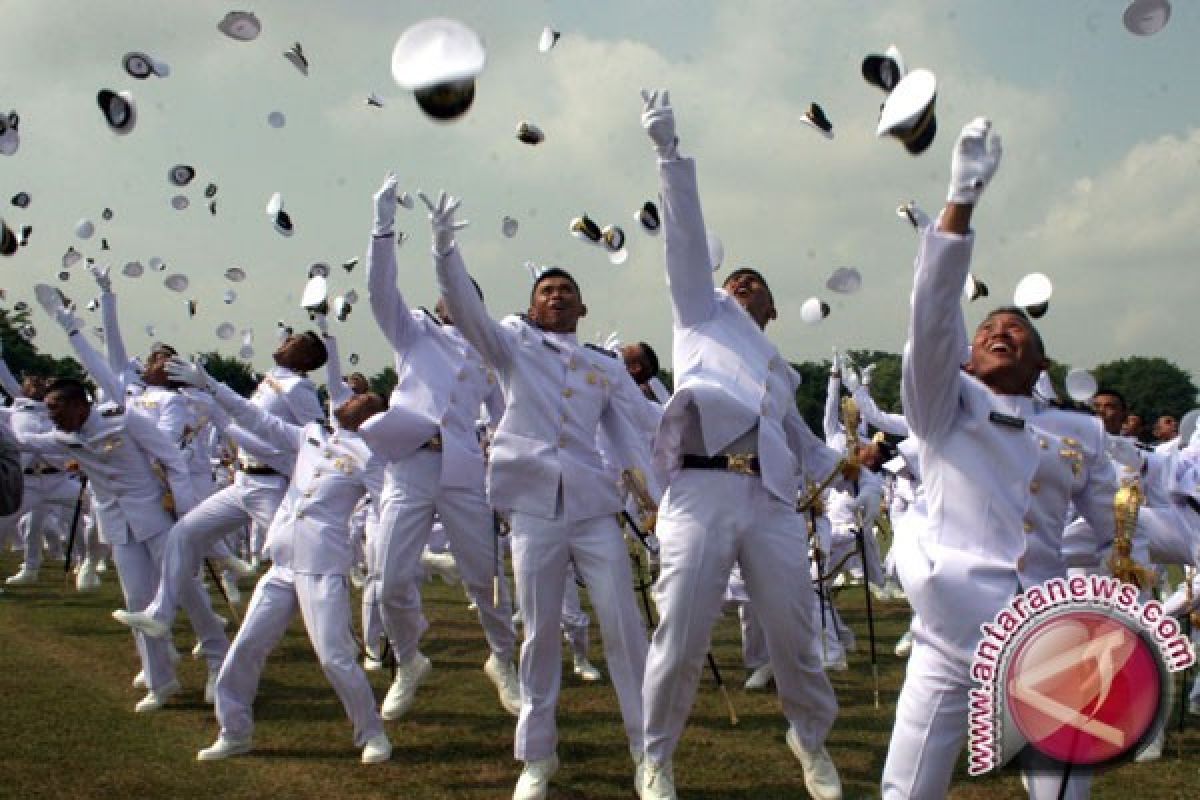 Anak Petani Jadi Lulusan Terbaik Akademi Militer