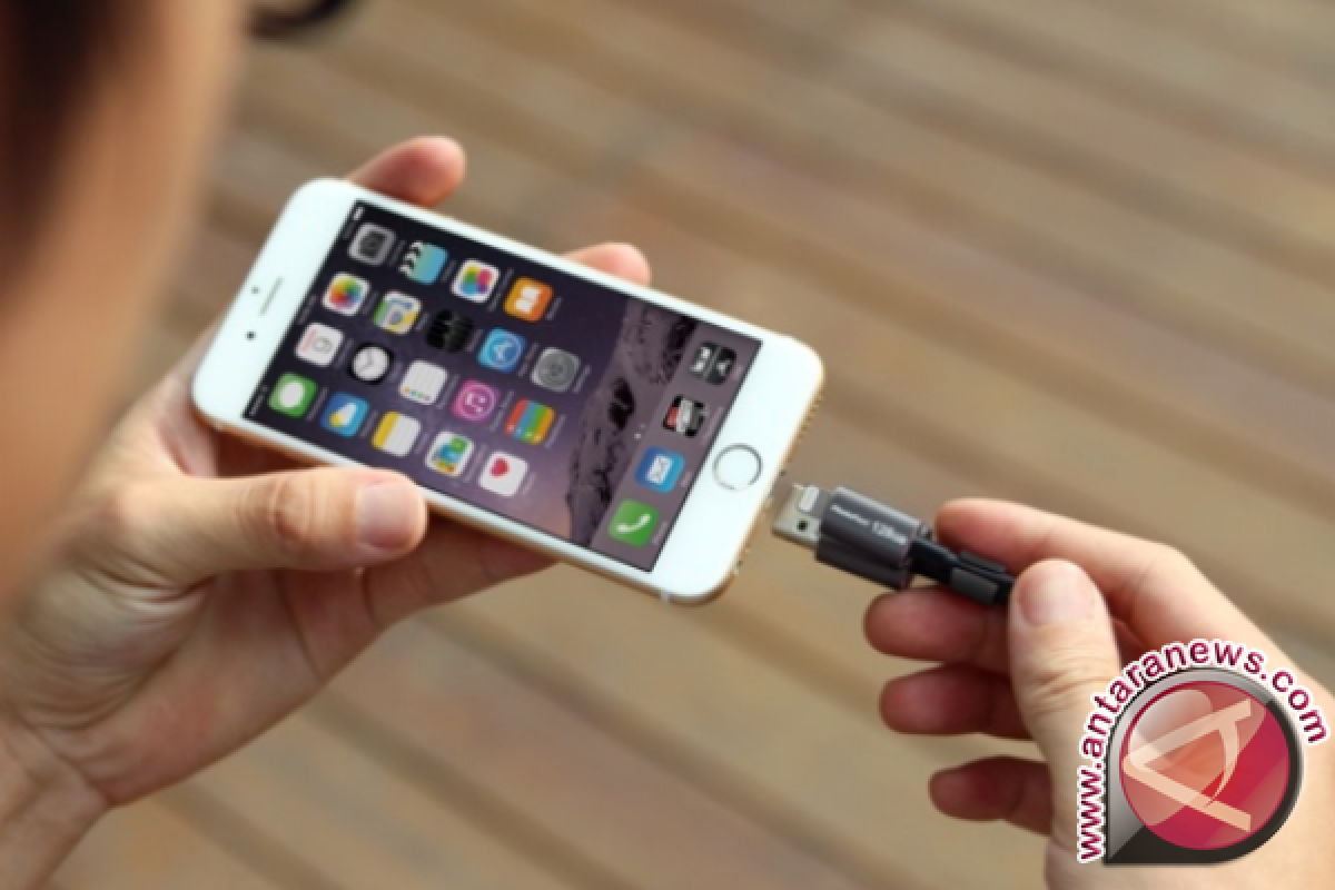 Memoriescable, Kabel Data Iphone Mampu Simpan 128GB