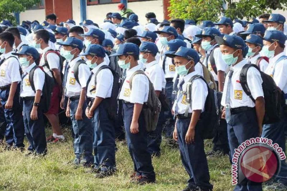 Abu Vulkanis Raung Ganggu Aktivitas Sekolah di Jember