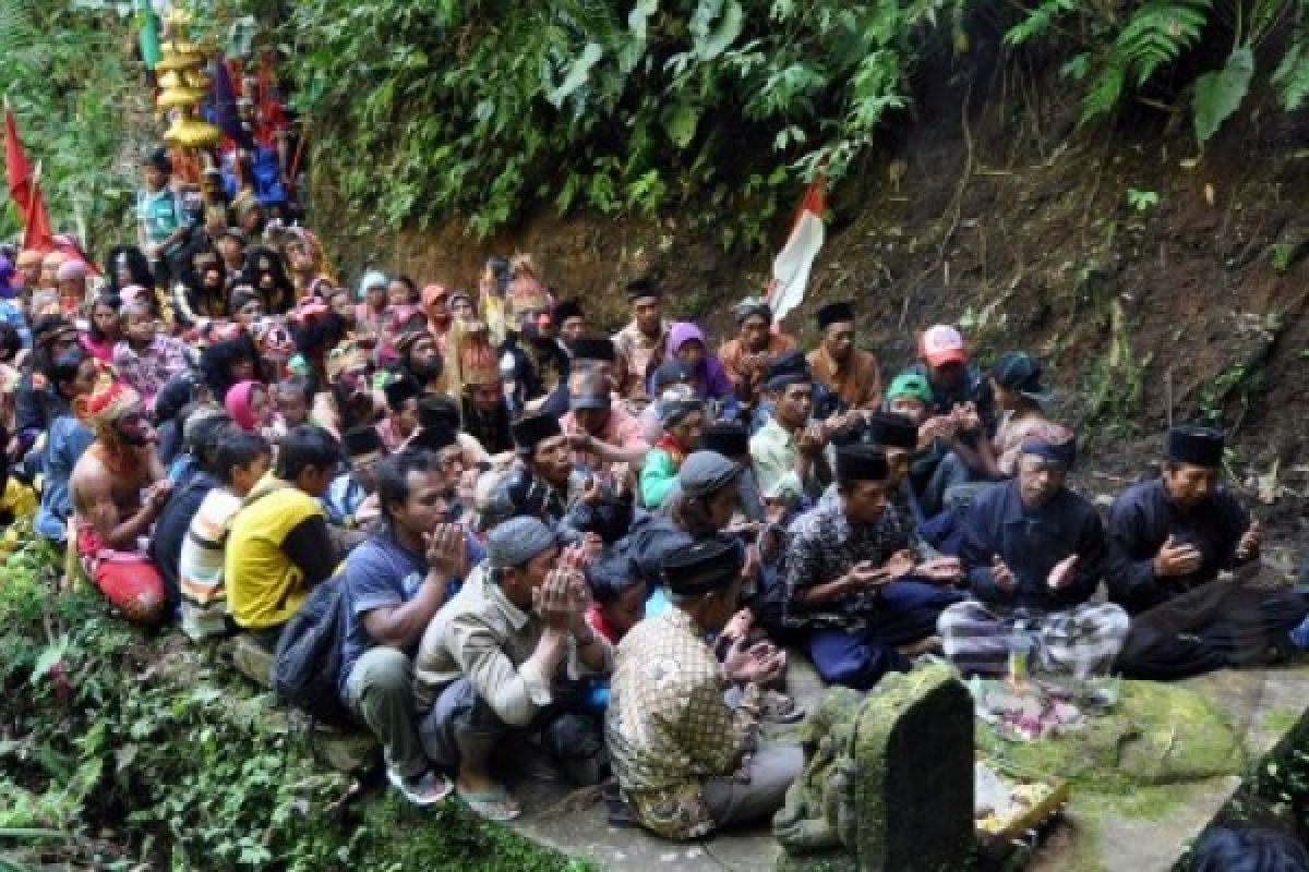 Siswa Korsel Belajar Budaya Marga Gunung Merbabu