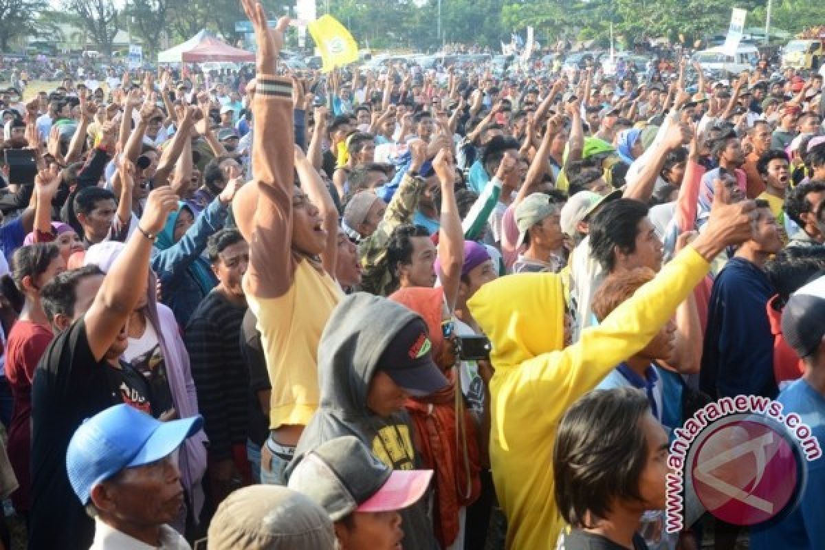 Djohan-Mariadi mendaftar di KPU Lombok Utara