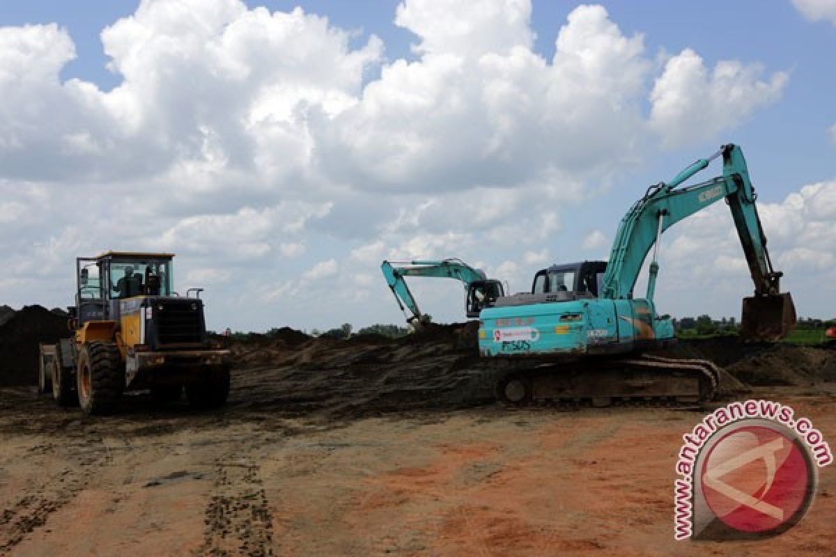 Alat berat siaga antisipasi longsor lintas Riau-Sumbar