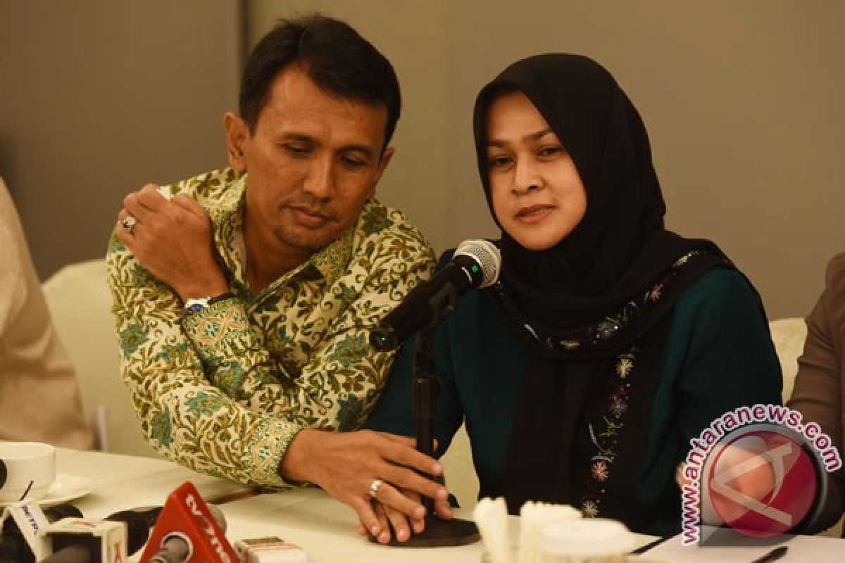 Gubernur Sumut dan istri diperiksa sebagai tersangka