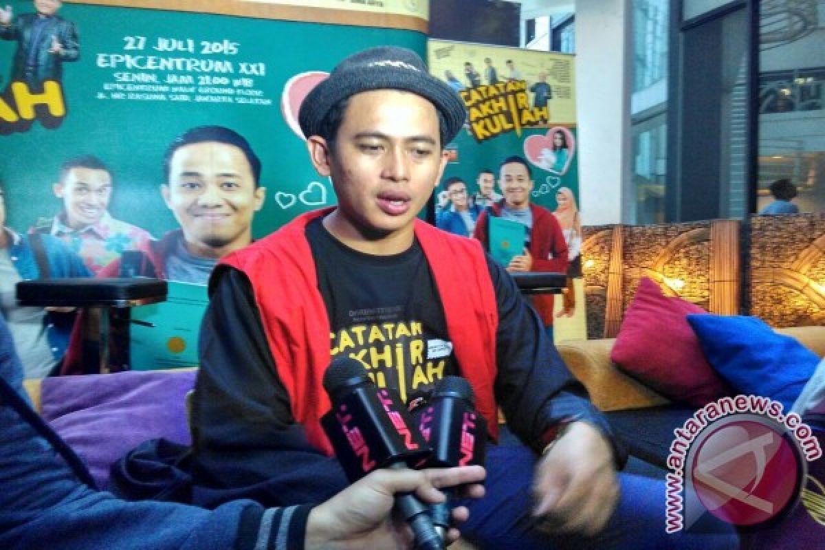 Budi Doremi hilangkan penat dengan jalan-jalan 