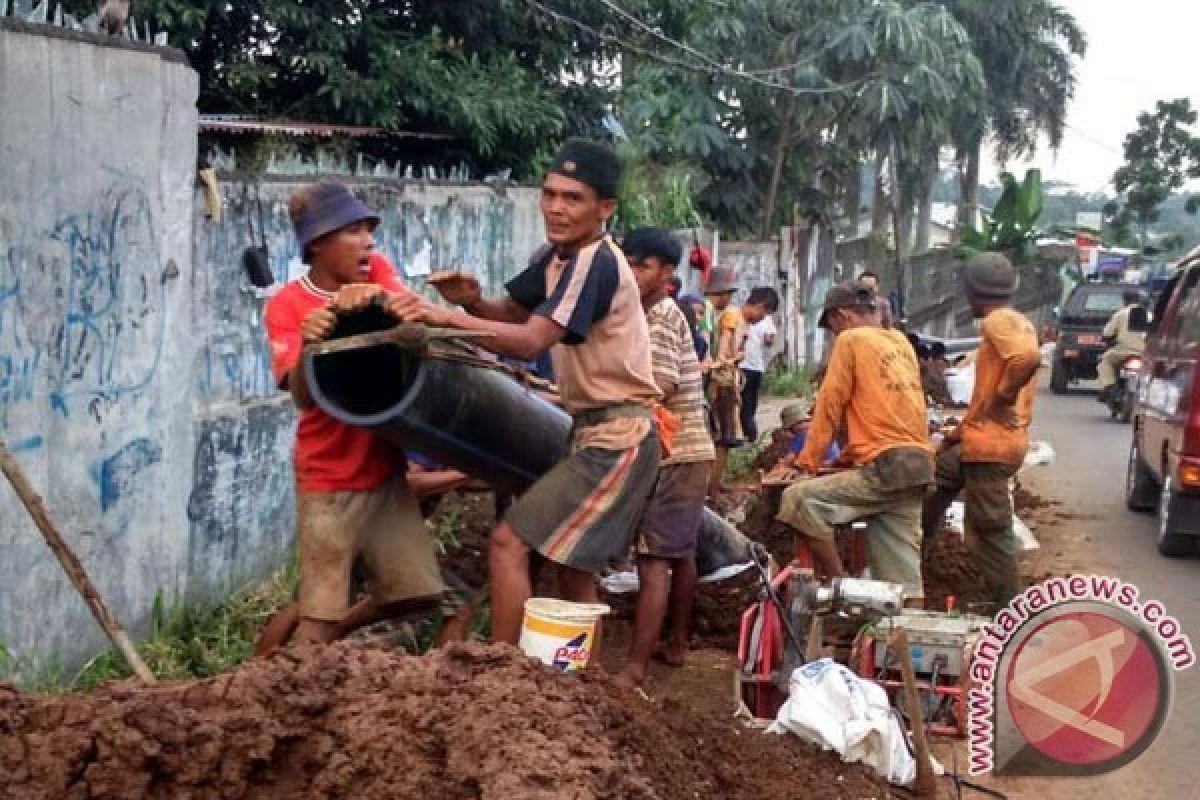 Pipa distribusi PDAM Kota dan Kabupaten Bekasi bersinggungan