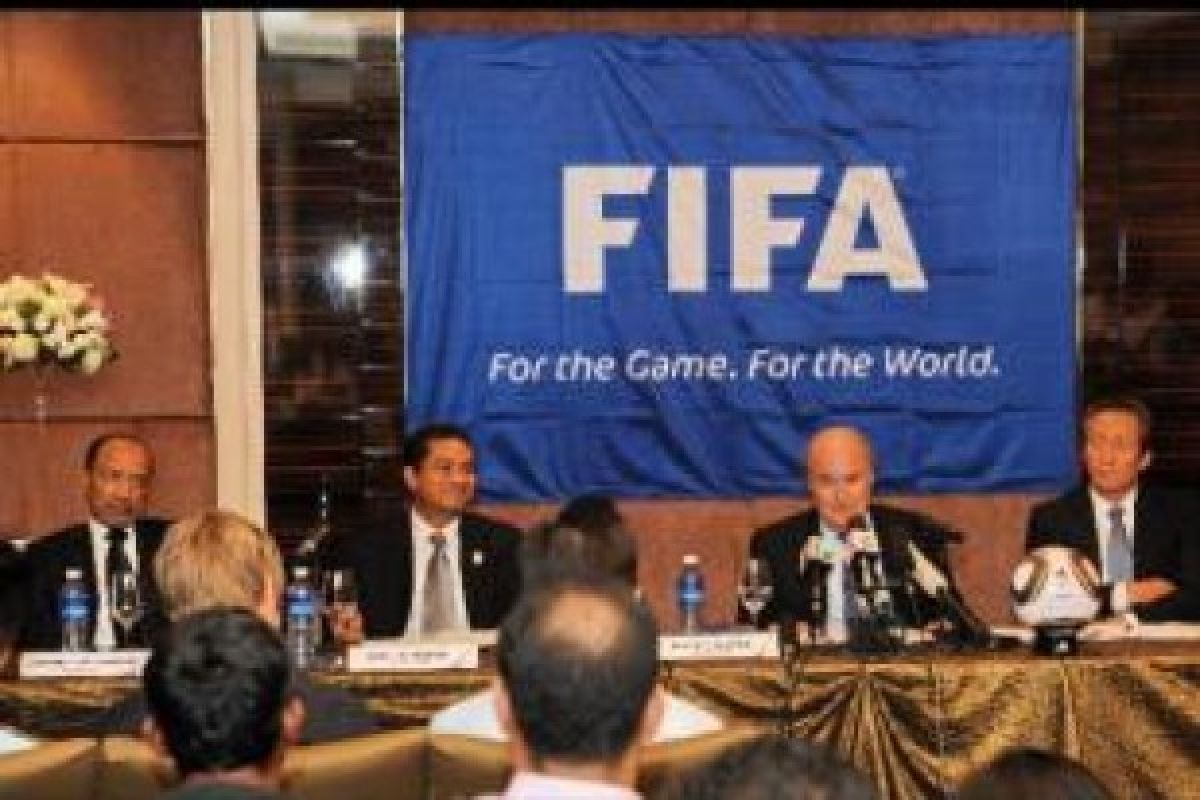 Sepp Blatter Dan Michel Platini Diskorsing Delapan Tahun