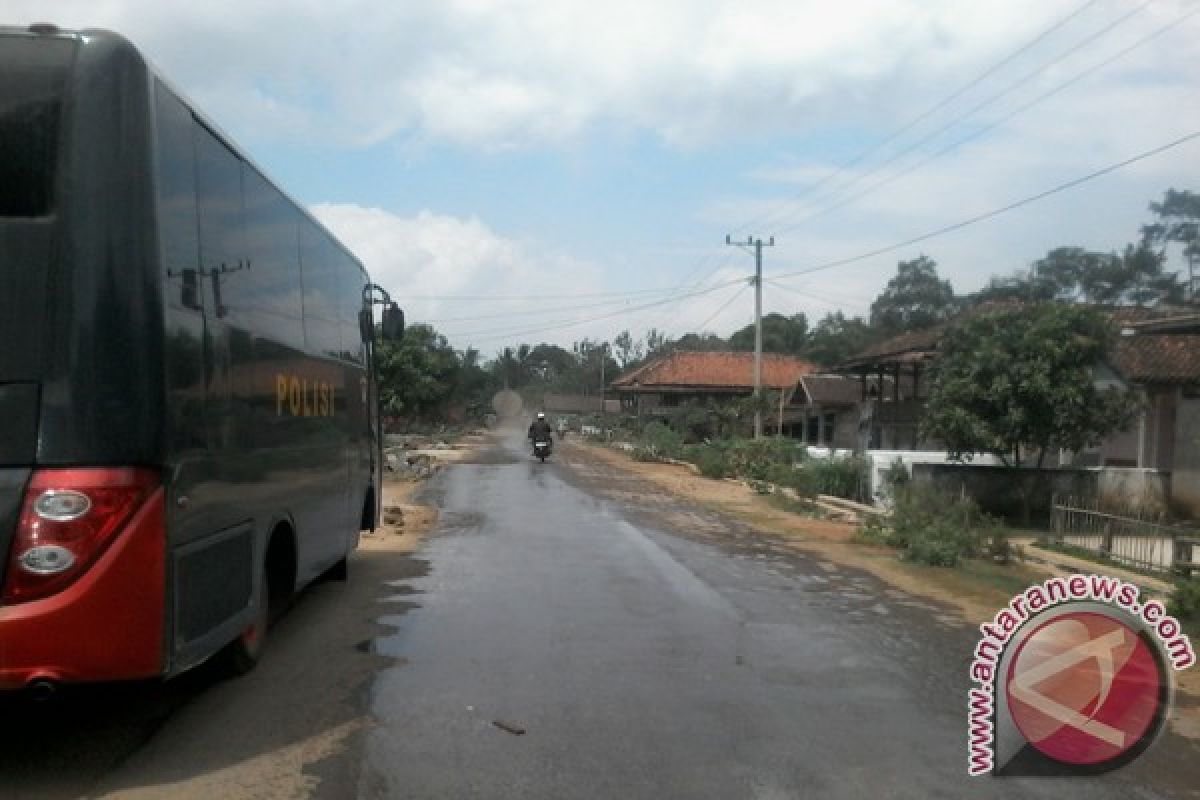 Desa Batu Badak Lengang, tapi kondusif