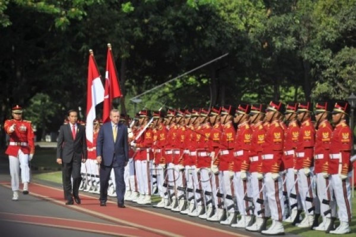 Presiden Sambut Kedatangan Erdogan Di Istana Merdeka