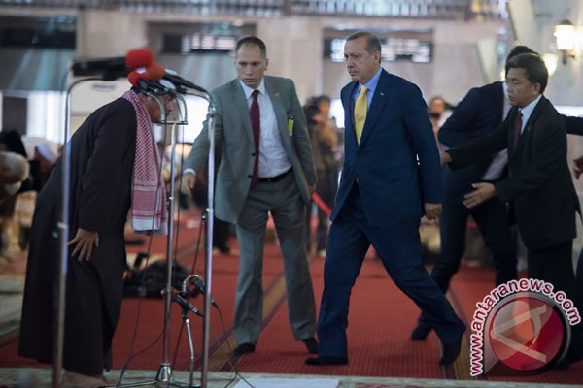 Presiden Jokowi sambut Presiden Turki di Istana Merdeka