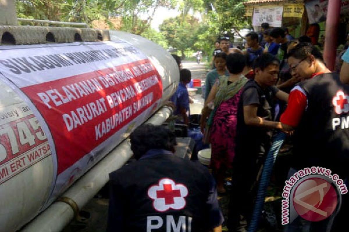 PMI Sukabumi Salurkan 10.000 Liter Air Bersih 