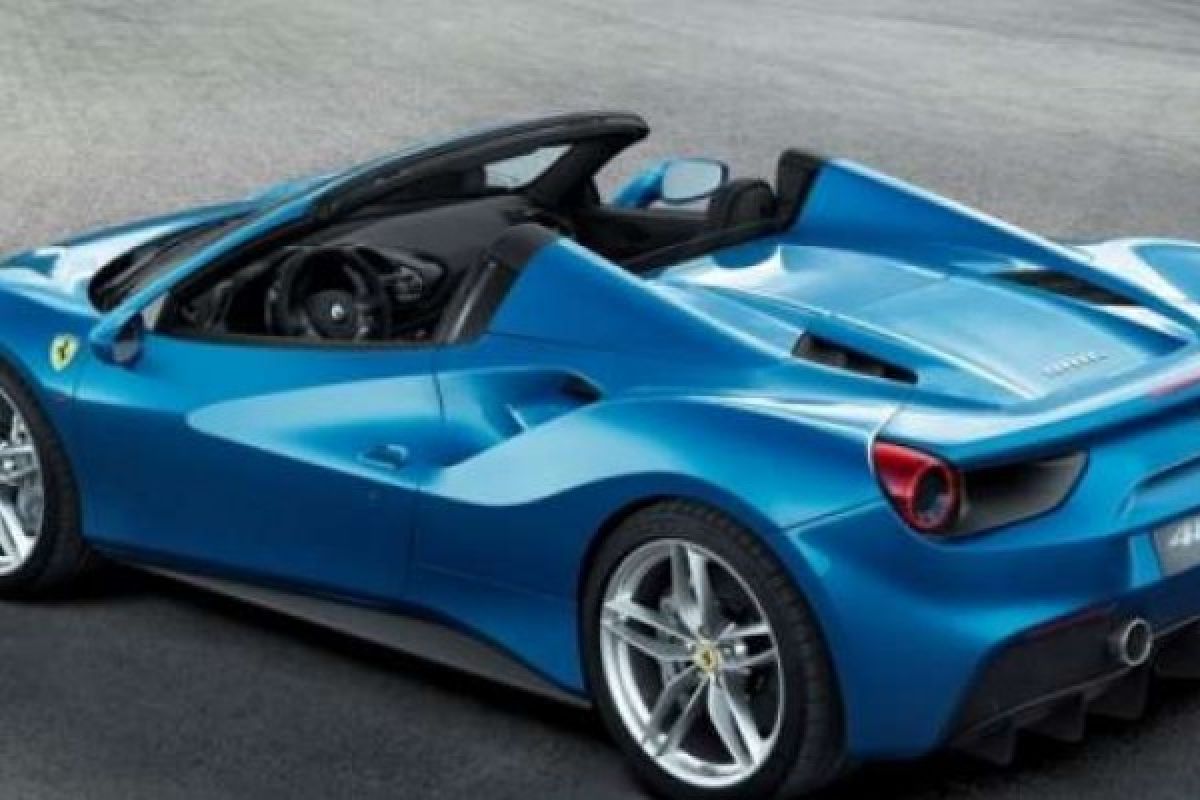 488 Spider Diperkenalkan Ferrari