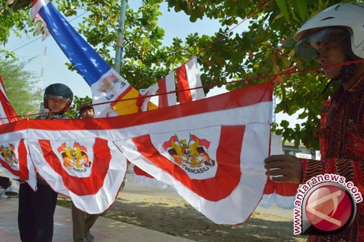 Penjual Bendera Mulai Menjamur Di Palangka Raya