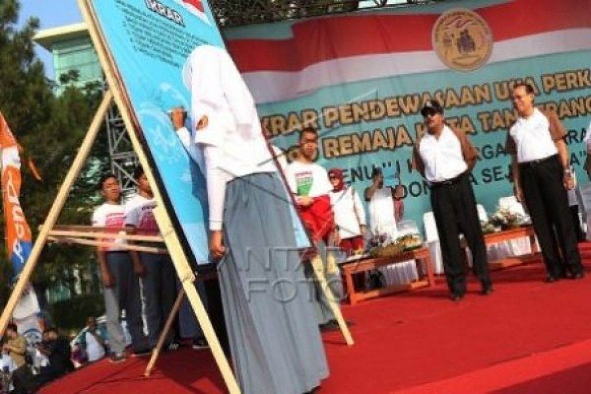Ribuan Pelajar Banten Cetak MURI Berikrar Tunda Usia Nikah