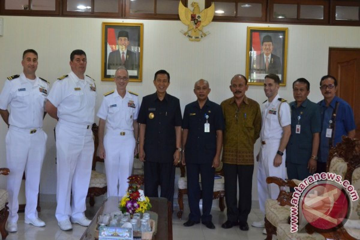 Bali Dikunjungi Kapal Perang USS BonHomme-Richard Lhd 6 