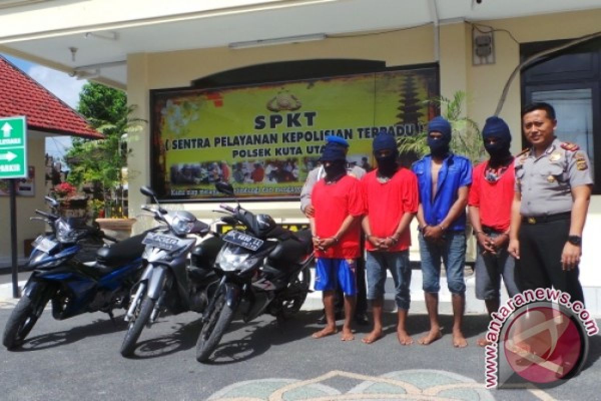 Gagal Bekerja Empat Pemuda Curi Motor