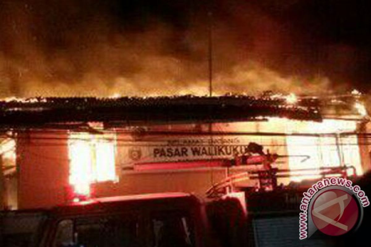 Belasan Kios Pasar Walikukun Ngawi Terbakar