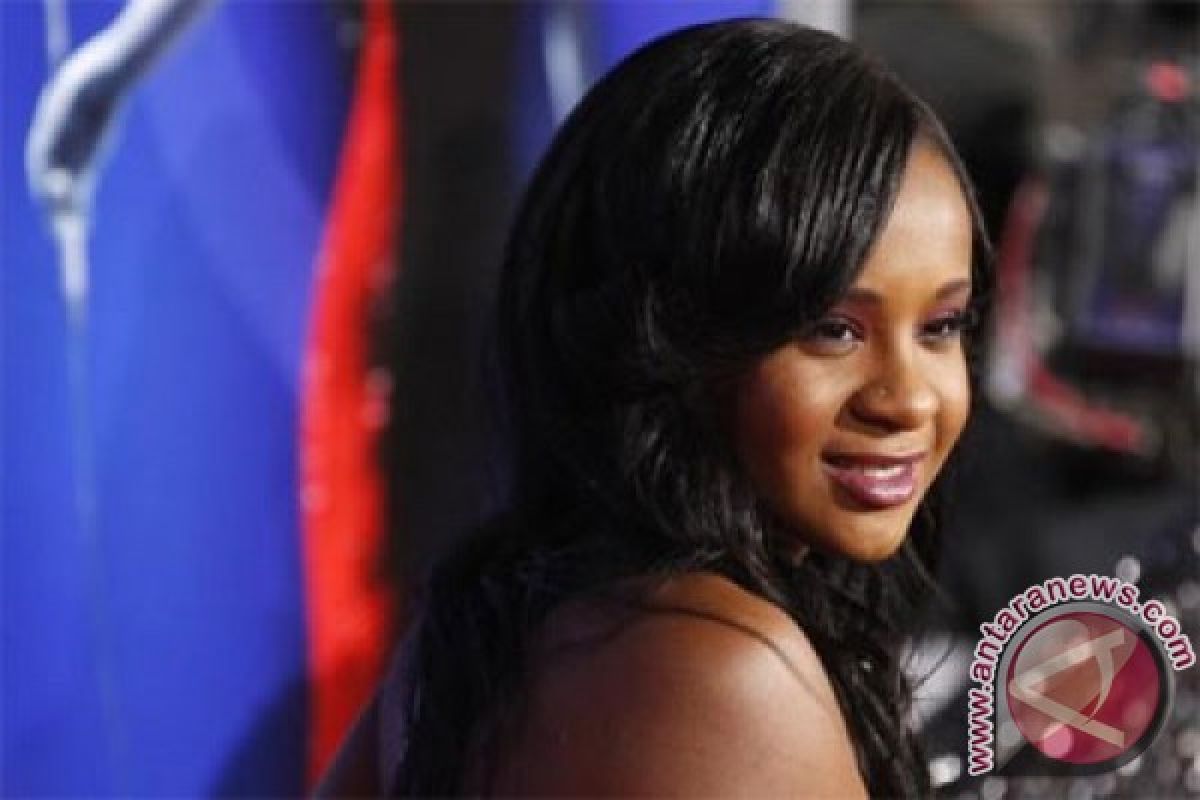 Upacara Pemakaman Bobbi Kristina Brown Menarik Perhatian