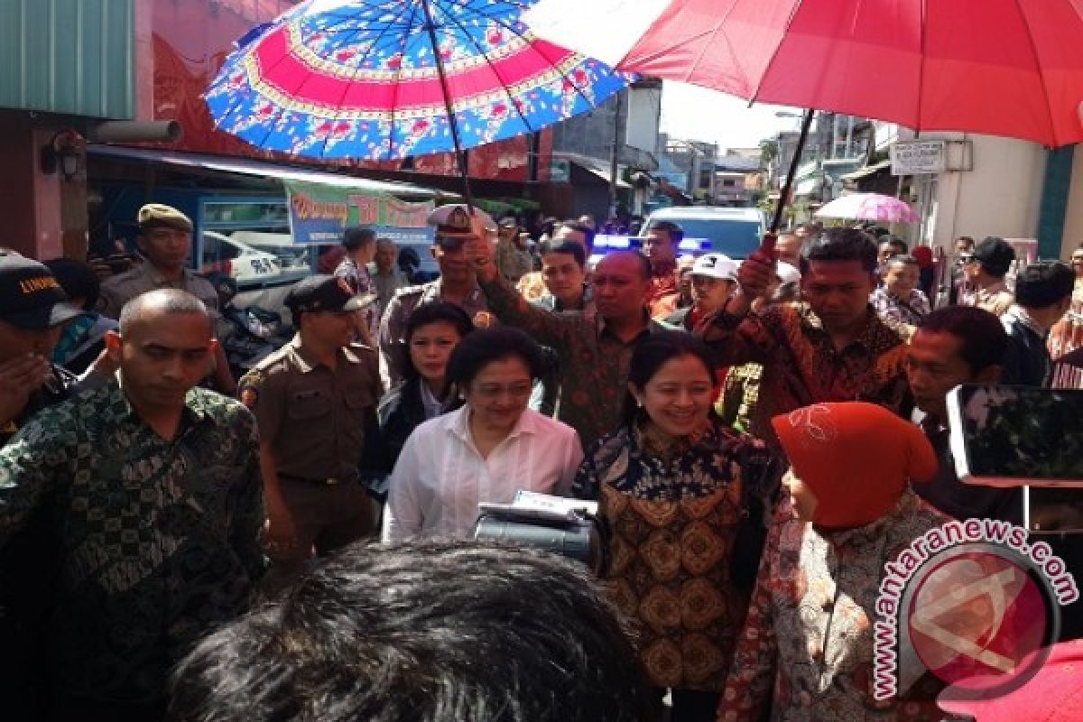 Risma Antarkan Megawati Lihat Kondisi Eks-Lokalisasi Dolly