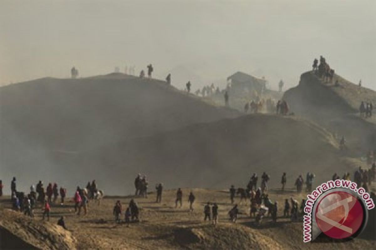 Erupsi Bromo jadi objek wisata