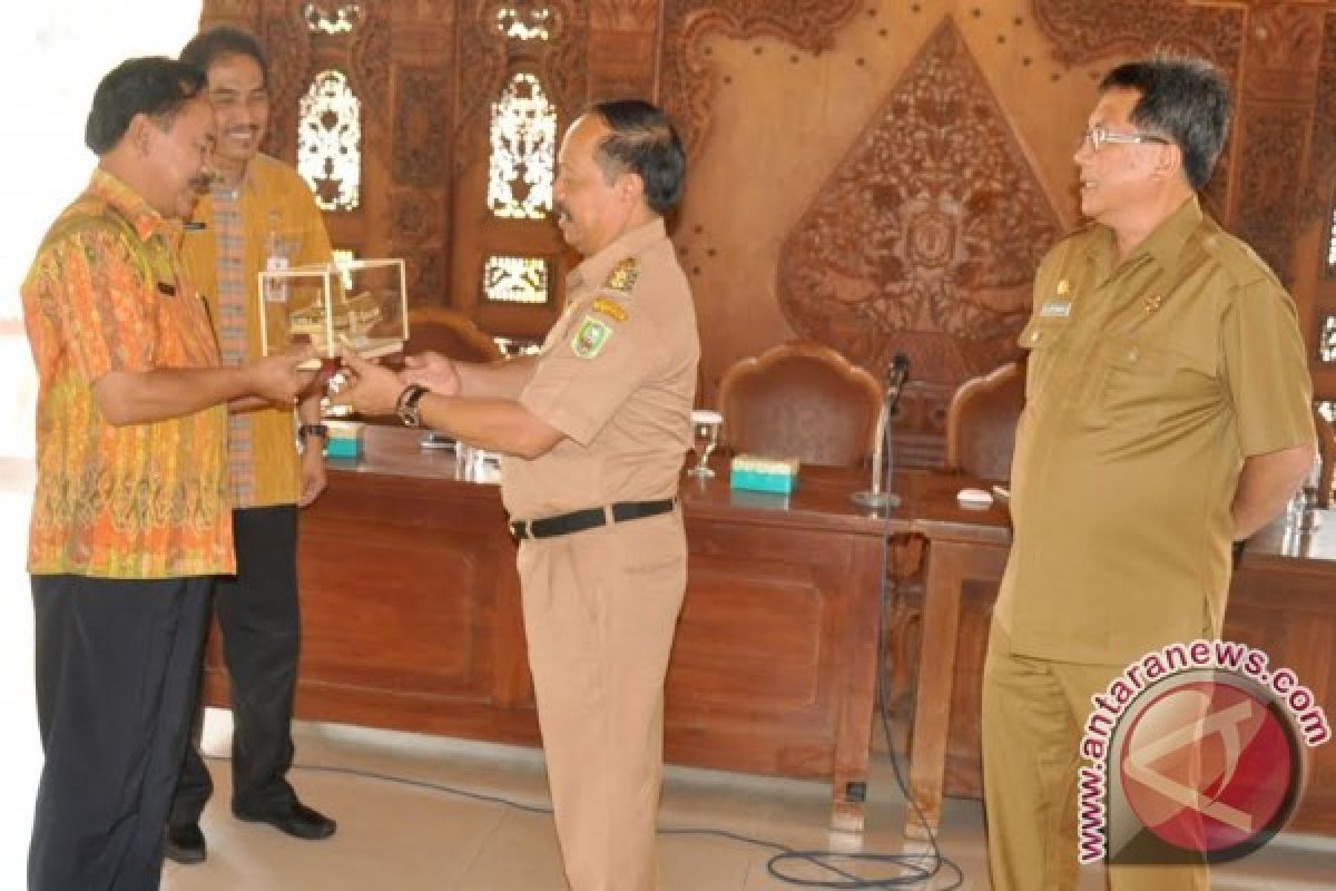 Jajaran Pemkab Sanggau Studi Banding ke Sragen