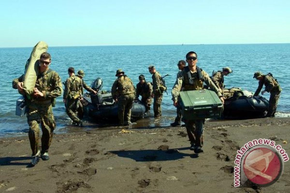 Marinir Indonesia-Amerika Latihan Amfibi di Situbondo