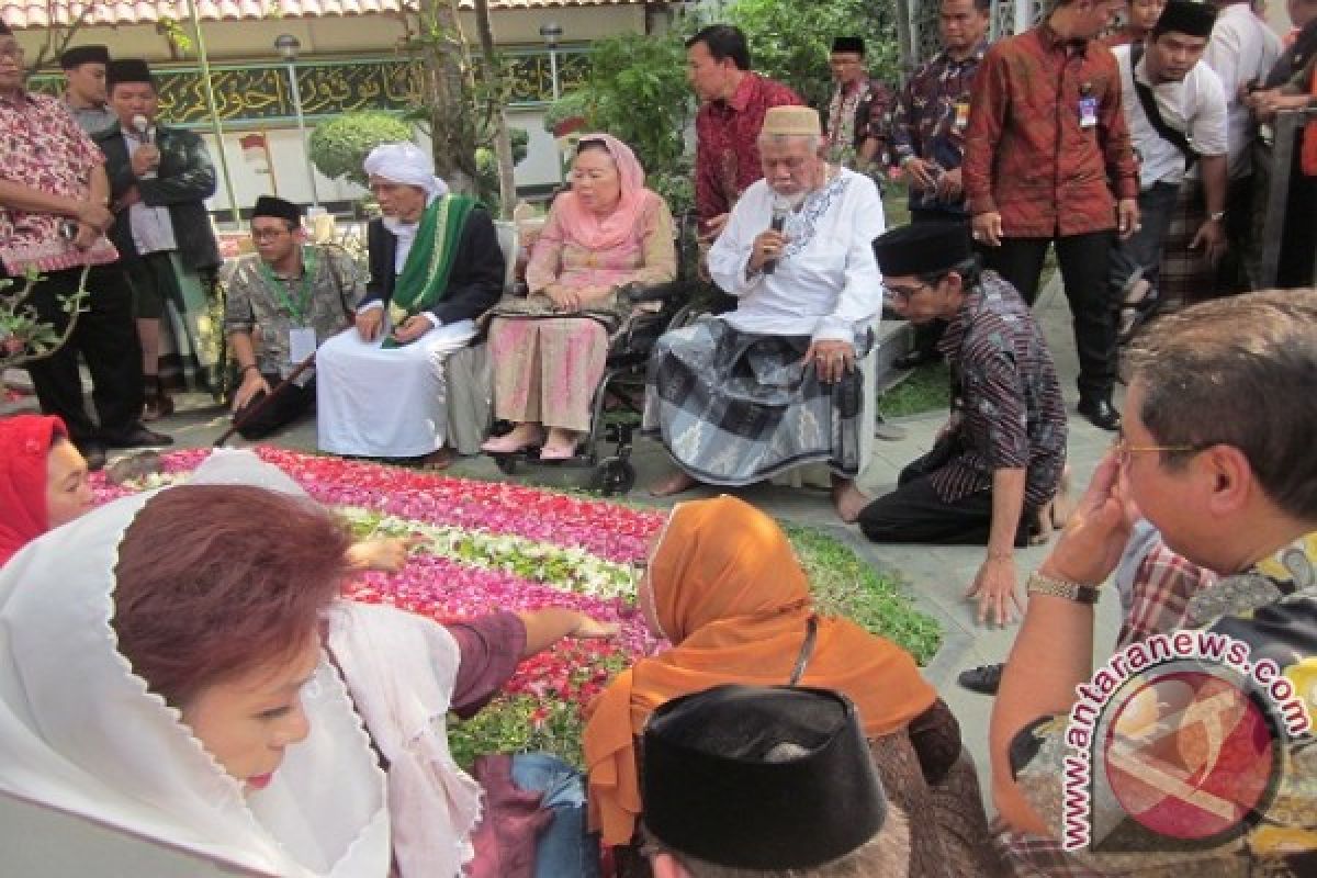 Keluarga-Gusdurian Peringati Hari Lahir Gus Dur