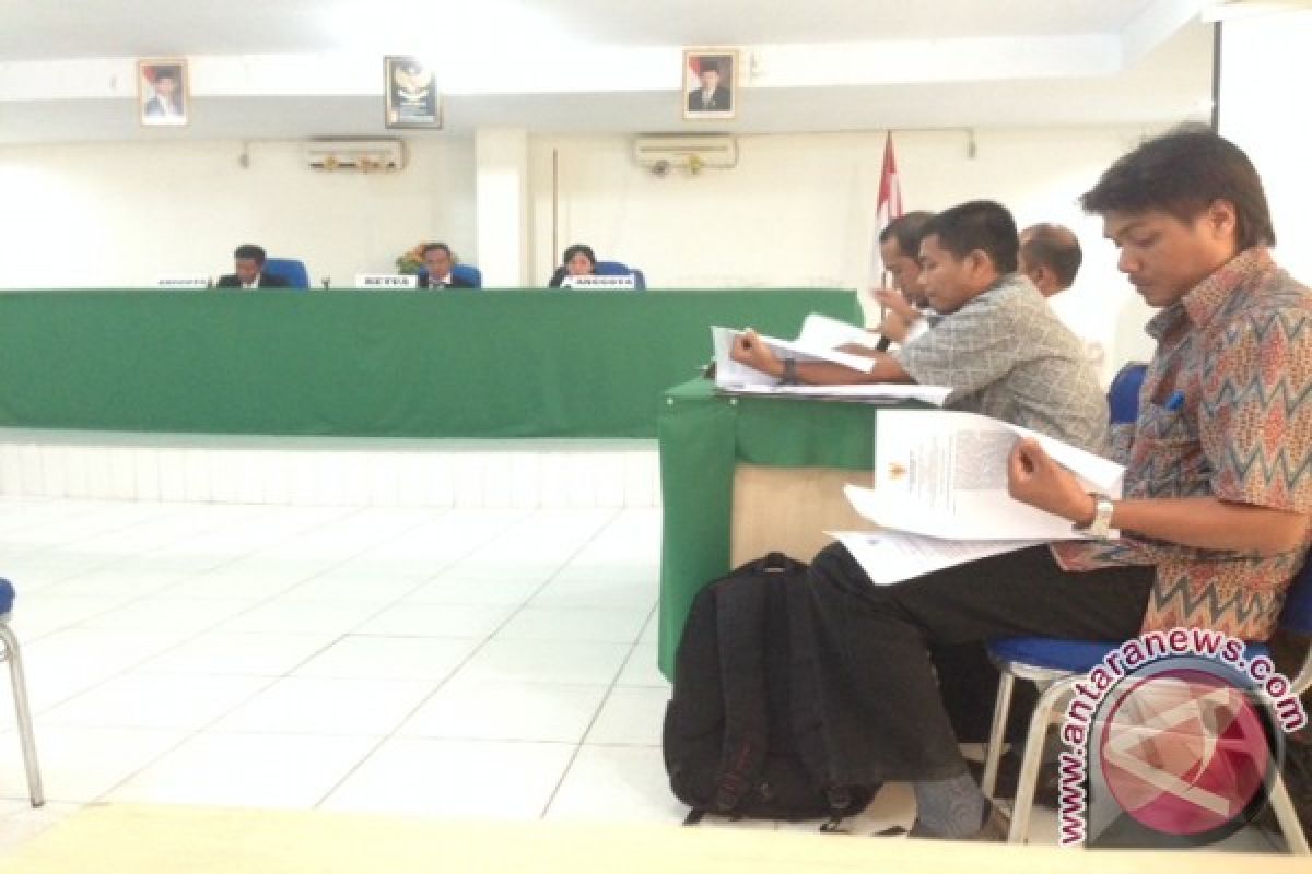 Panwaslu Ketapang Gelar Sidang Gugatan Henrikus