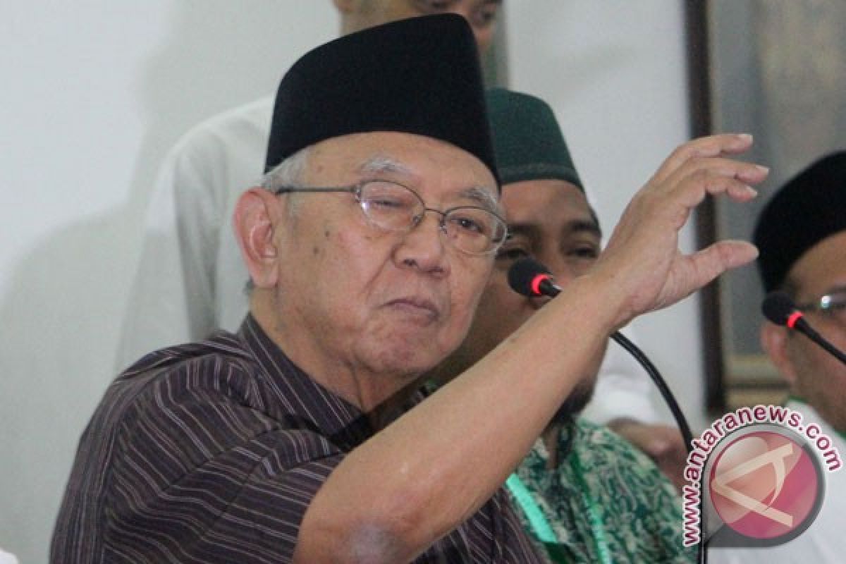 Gus Sholah: Jokowi harus gandeng tokoh Islam